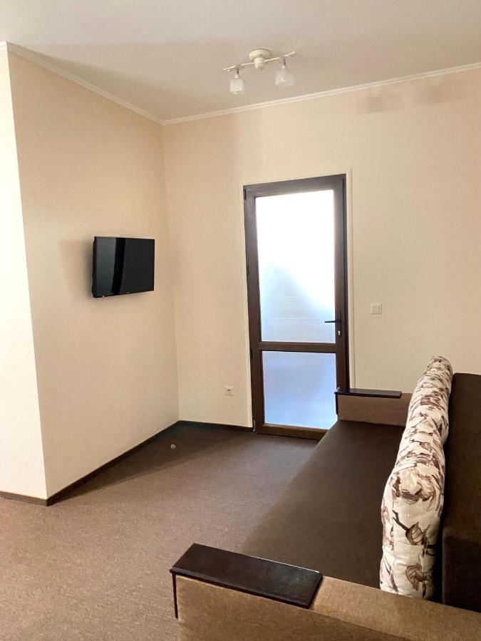 New Continent Hotel Bustyaháza Kültér fotó