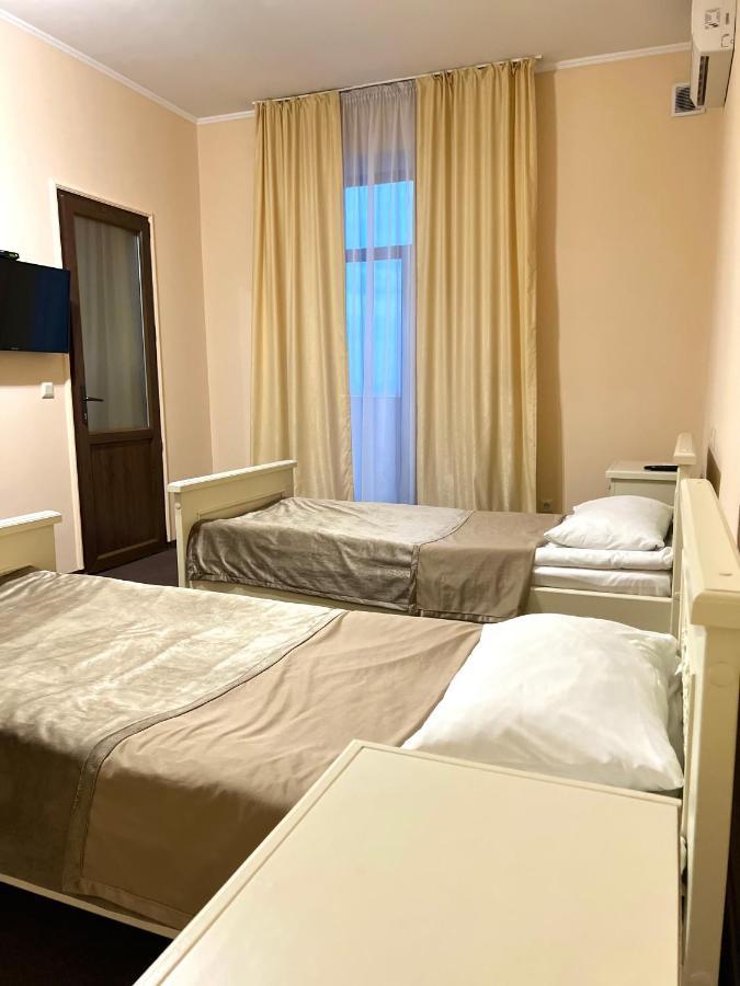 New Continent Hotel Bustyaháza Kültér fotó
