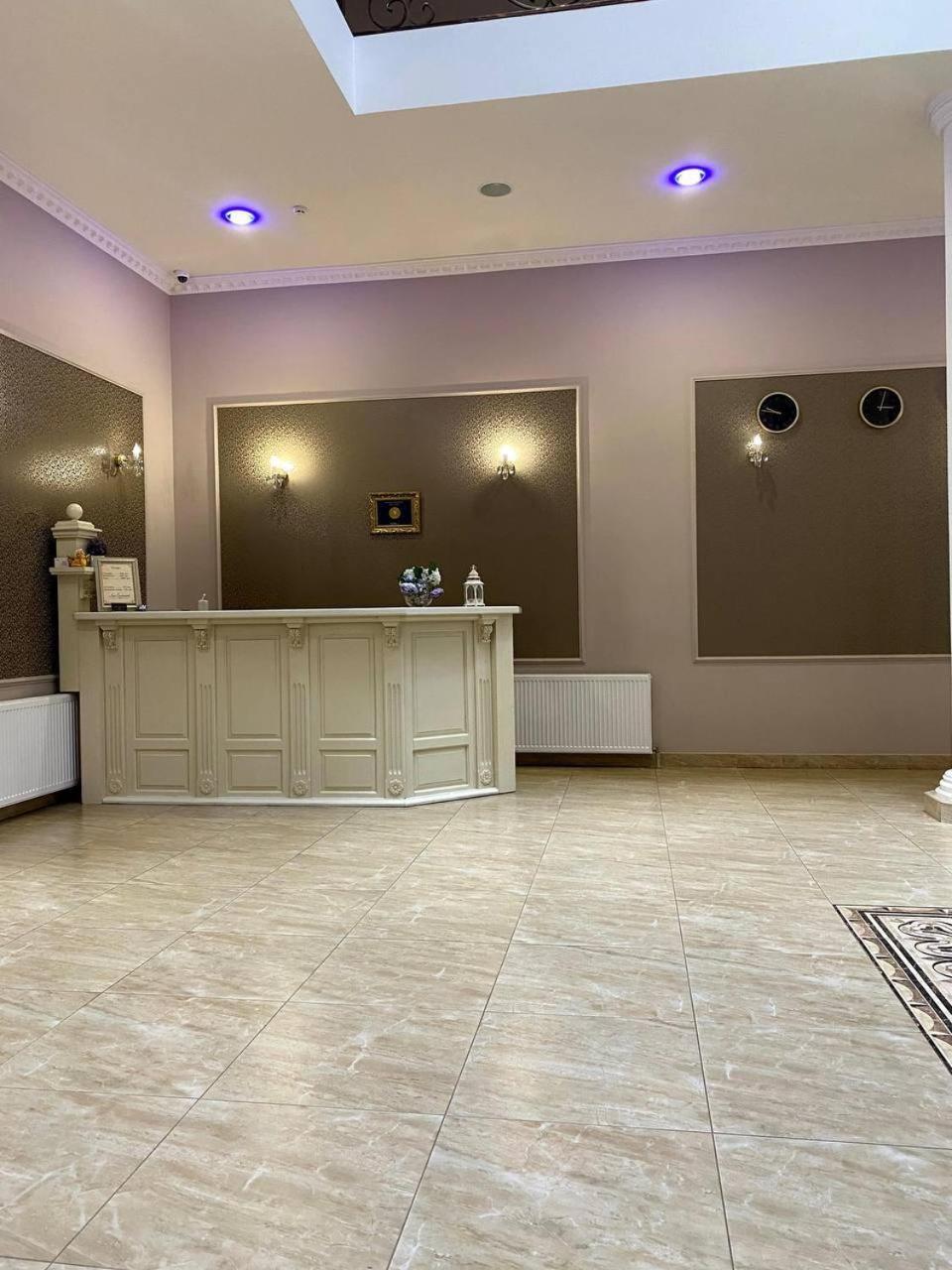 New Continent Hotel Bustyaháza Kültér fotó