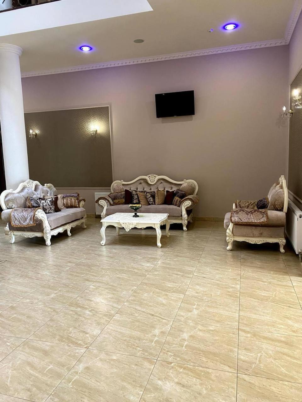 New Continent Hotel Bustyaháza Kültér fotó