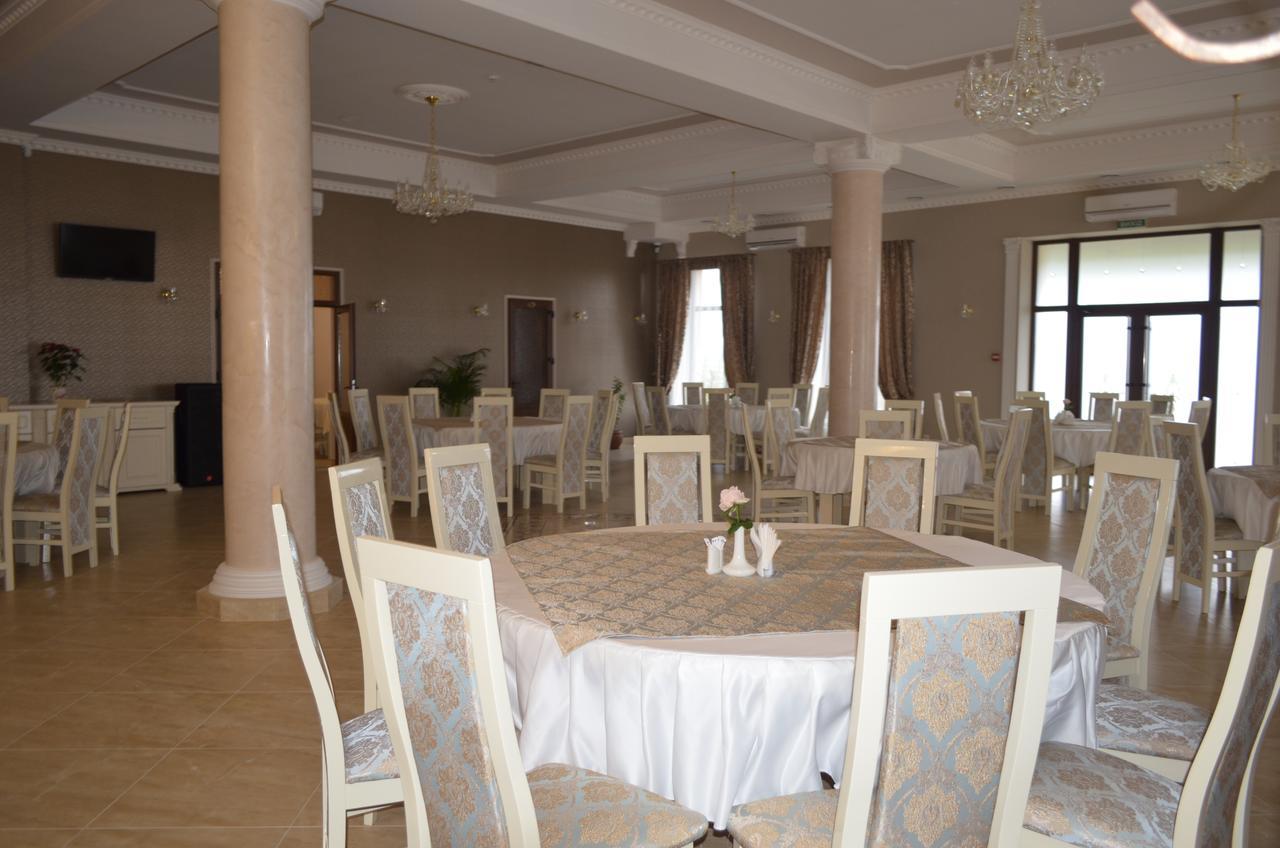 New Continent Hotel Bustyaháza Kültér fotó